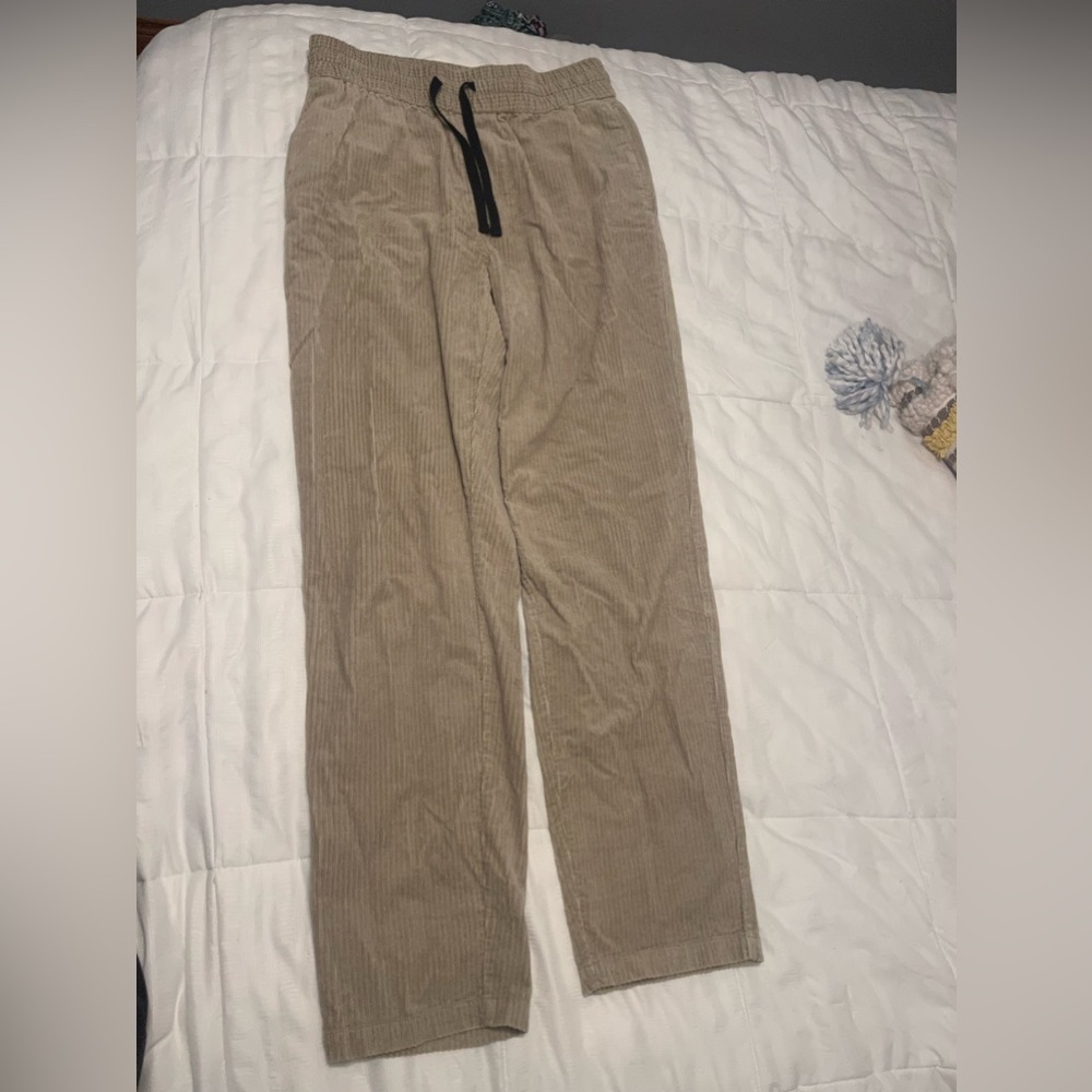 Corduroy pants, tan color way, great condition with no stains or holes.